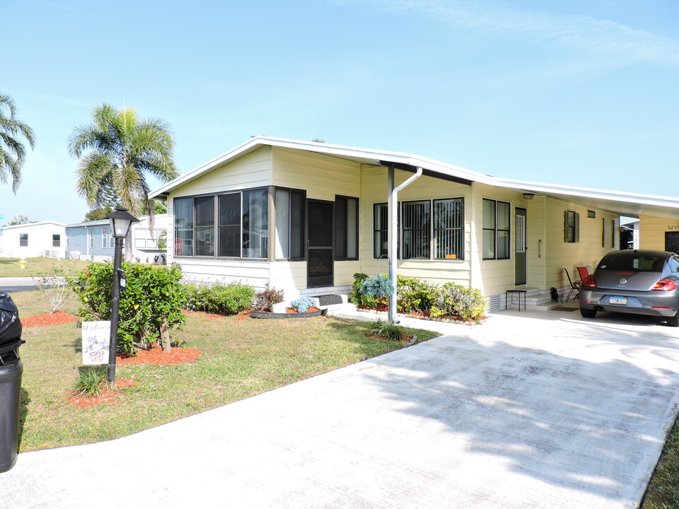 4669 SE Tallowood Ter in Stuart, FL - Building Photo