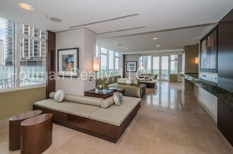 145 2nd Ave S-Unit -APT 623 in St. Petersburg, FL - Building Photo - Building Photo