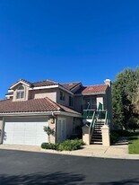 455 Kennerick Ln in Simi Valley, CA - Building Photo