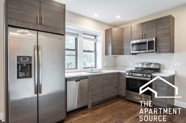 2238 N Sawyer Ave, Unit 2W