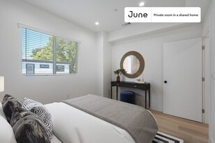 Room in Shared 4 bed/3 bath home in Los Angeles, CA - Building Photo
