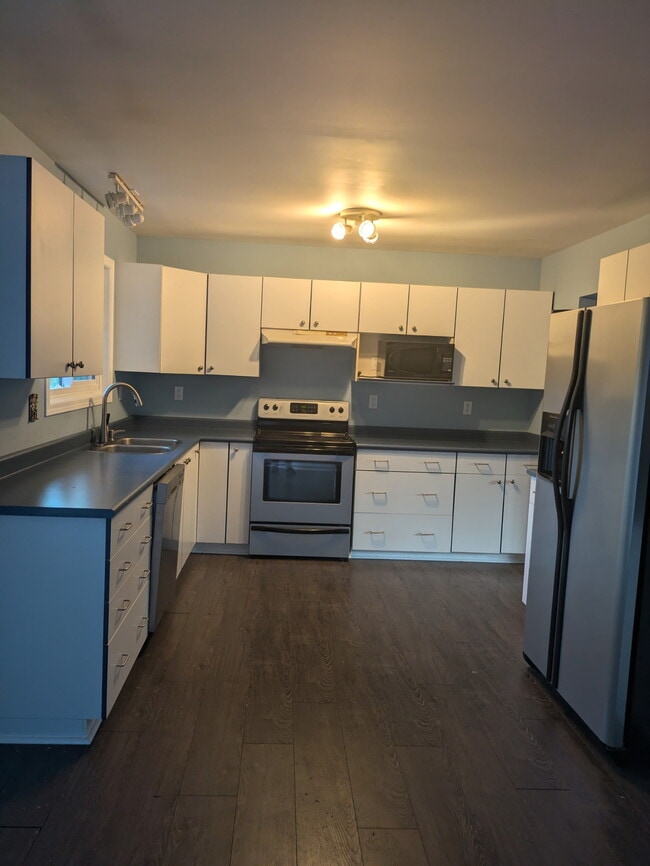 2205 Pyrite Dr in Sooke, BC - Building Photo - Building Photo