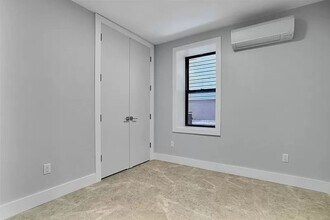 126 Randolph Ave in Jersey City, NJ - Building Photo - Building Photo