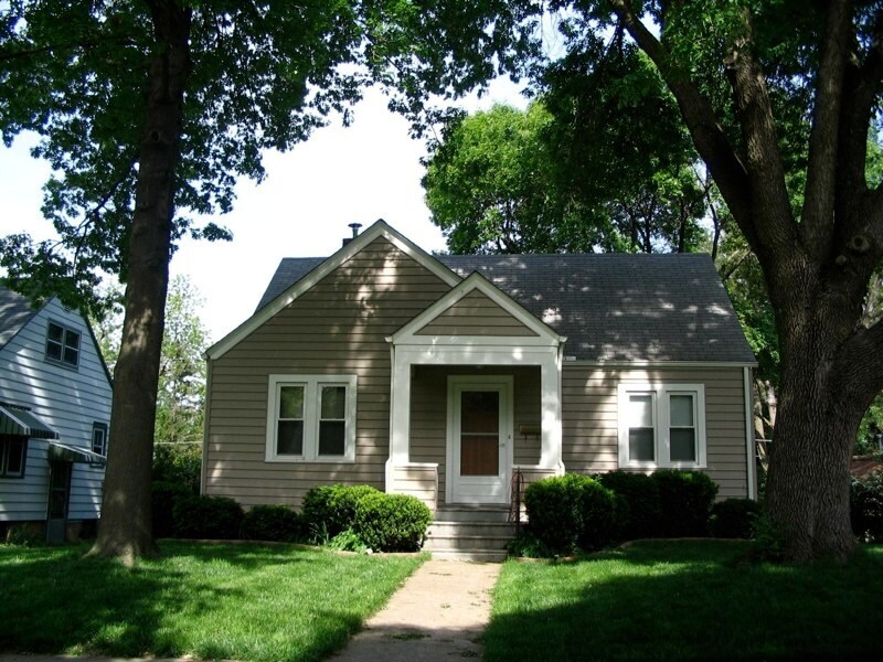 28 Olive Ct in Iowa City, IA - Building Photo