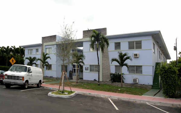 1200 Marseille Dr in Miami Beach, FL - Building Photo