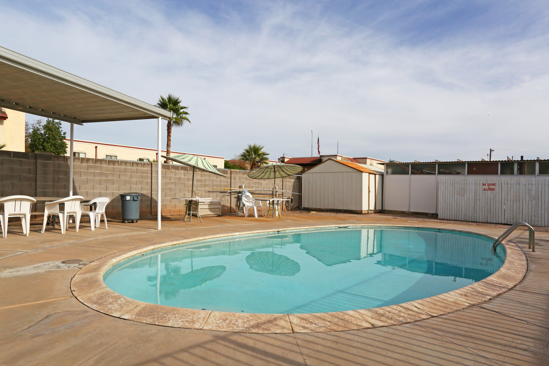 Papago View Apartments in Phoenix, AZ - Building Photo