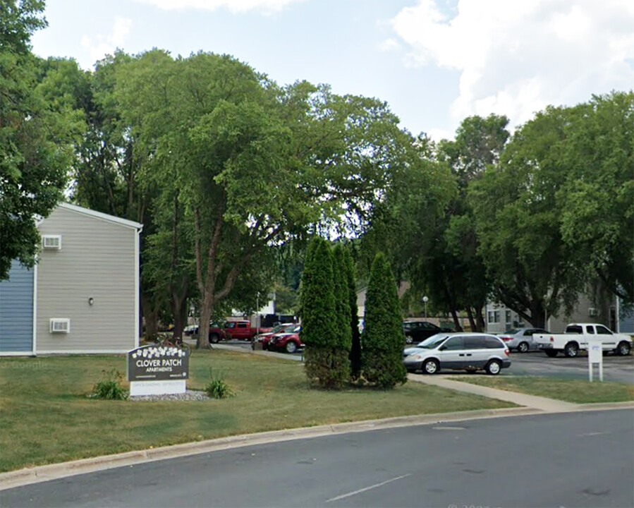 Clover Patch Apartments in St. Charles, MN - Foto de edificio