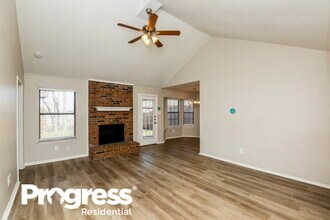 1354 Gainsborough Way in Fort Worth, TX - Foto de edificio - Building Photo