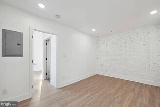 5043 Spruce St in Philadelphia, PA - Building Photo - Building Photo