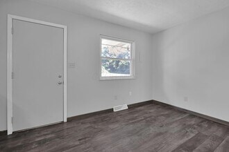 53 Neil St in Delaware, OH - Foto de edificio - Building Photo