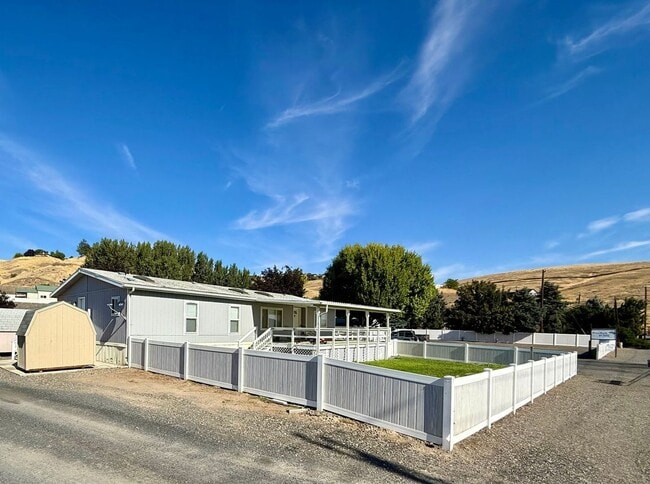 3040 Clemans Rd in Clarkston, WA - Building Photo - Building Photo