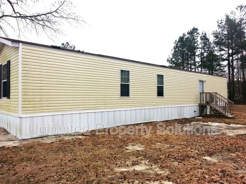 9765 Old Mill Rd in Navassa, NC - Building Photo