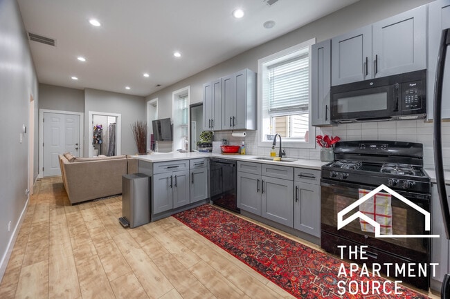 2243 W 23rd Pl, Unit 2R