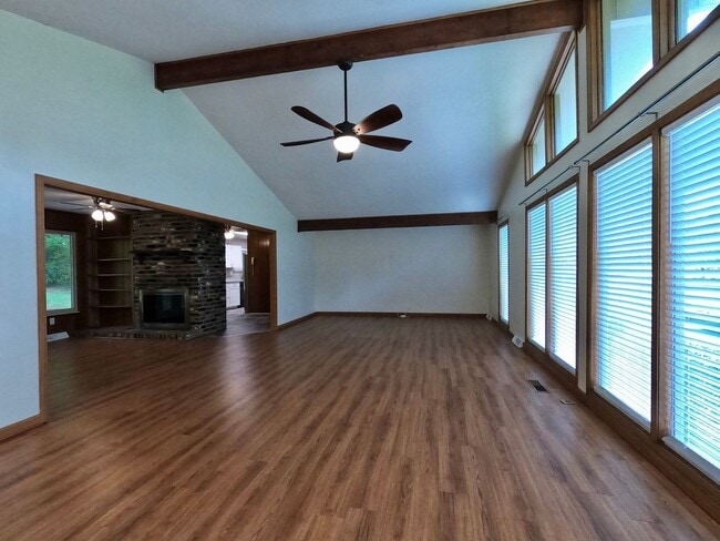 8621 Dovefield Dr in Knoxville, TN - Building Photo - Building Photo