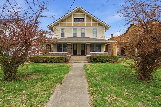 5334 E Washington St