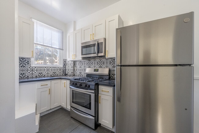 The Asbury Apartments in Los Angeles, CA - Foto de edificio - Interior Photo