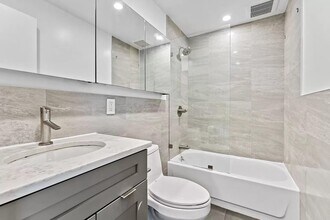 195 Prospect Park W in Brooklyn, NY - Building Photo - Building Photo