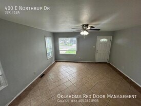 400 E Northrup Dr in Midwest City, OK - Building Photo