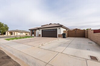 2005 Mendez St in San Luis, AZ - Building Photo - Building Photo