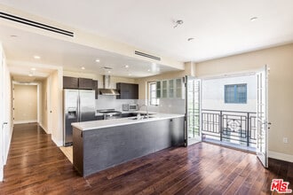 227 S Hamilton Dr in Beverly Hills, CA - Building Photo - Building Photo