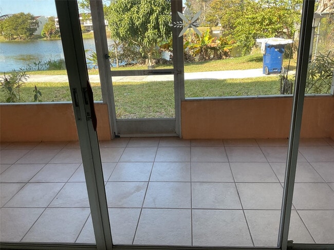 3363 Spanish Moss Terrace in Lauderhill, FL - Building Photo - Building Photo