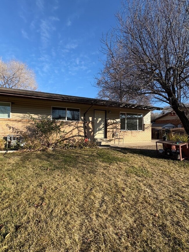 property at 985 S 600 W