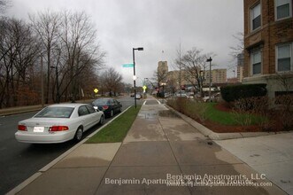 235 Park Dr, Unit 9 in Boston, MA - Building Photo - Building Photo