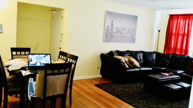 6112 N Damen Ave, Unit 2 in Chicago, IL - Building Photo - Building Photo