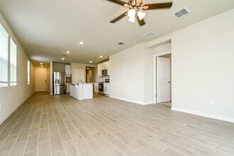 13907 Richland Gulf Cir in Parrish, FL - Building Photo - Building Photo