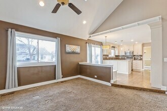 1304 Leawood Ct in Naperville, IL - Building Photo - Building Photo
