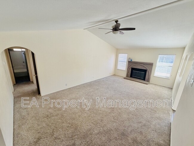5300 Overlook Dr NE in Albuquerque, NM - Building Photo - Building Photo