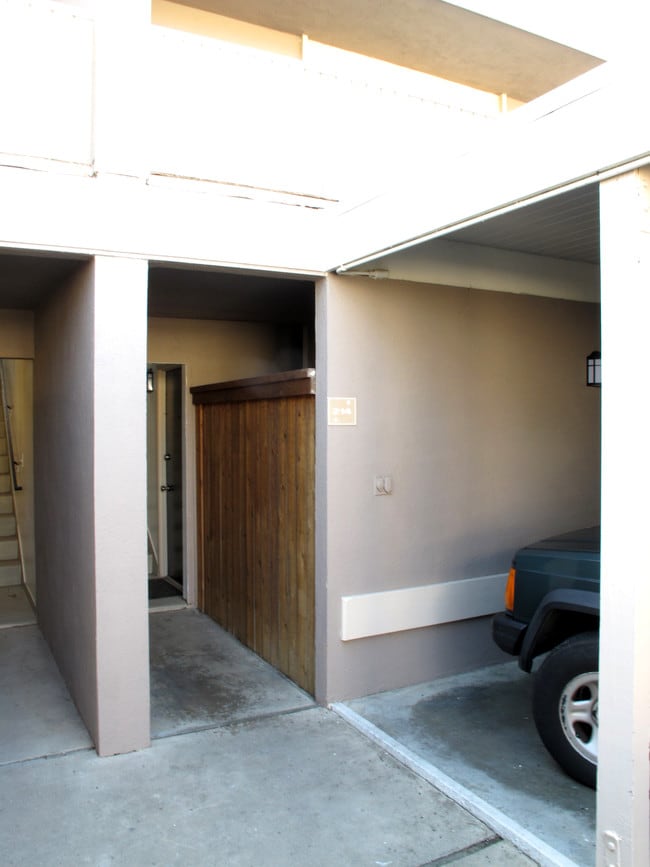 214 14th St in Huntington Beach, CA - Building Photo - Building Photo