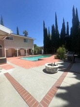 11326 Reseda Blvd in Porter Ranch, CA - Foto de edificio - Building Photo