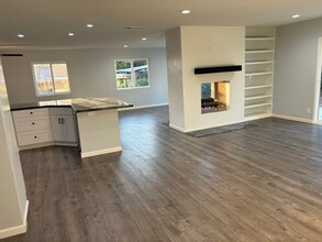 5217 Aleman Pl in Bonita, CA - Foto de edificio - Building Photo