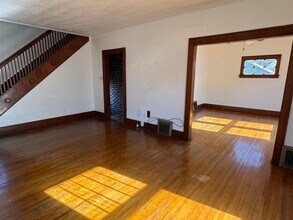 2207 Wilkes Ave in Davenport, IA - Foto de edificio - Building Photo