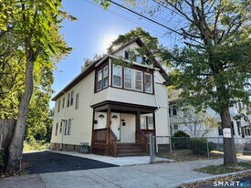 393 Newhall St in New Haven, CT - Building Photo