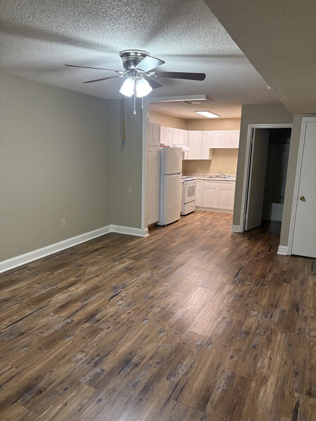 16033 Steinman Rd, Unit 3