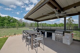 The Narrows in Hutto, TX - Building Photo - Building Photo