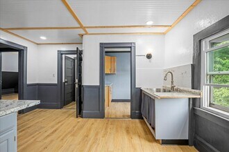 23 Stoneland Rd in Worcester, MA - Building Photo - Building Photo