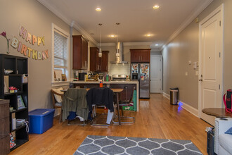 3718 N Wilton Ave in Chicago, IL - Building Photo - Building Photo