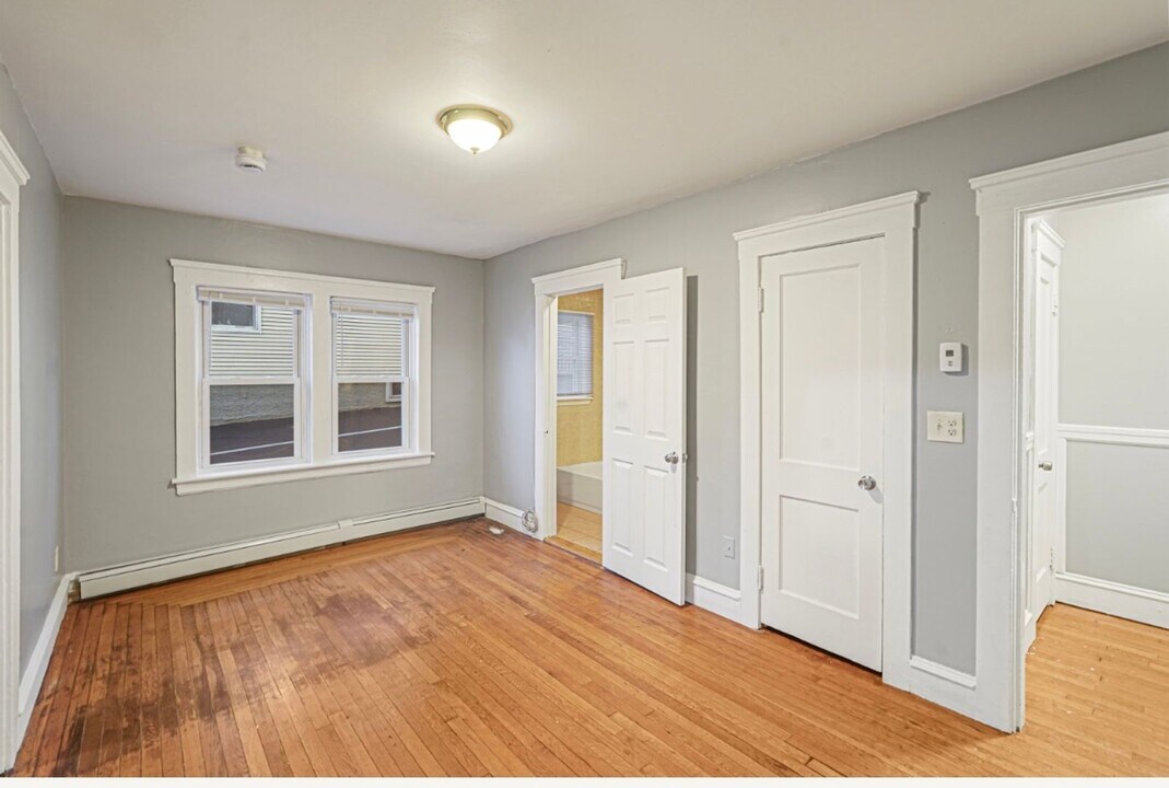 126 Sumner Ave-Unit -Unit 1 in Central Falls, RI - Building Photo