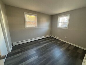 1-7 Meisner in Salem, NH - Foto de edificio - Building Photo