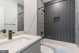 439 N 35th St in Philadelphia, PA - Building Photo - Building Photo