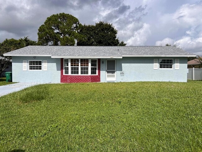 1120 SW Ithaca St in Port St. Lucie, FL - Building Photo - Building Photo