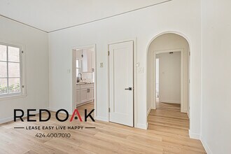 852 N Oxford Ave in Los Angeles, CA - Foto de edificio - Building Photo