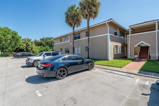 property at 1033 Twin Lakes Dr