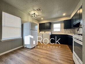 521 E Douglas Dr in Midwest City, OK - Building Photo - Building Photo