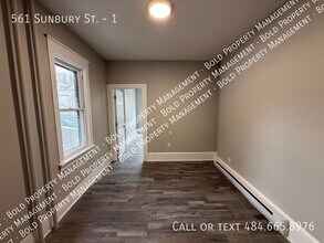 561 Sunbury St in Minersville, PA - Building Photo - Building Photo