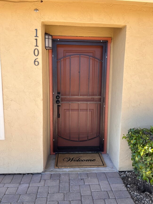 property at 1106 N 1st St