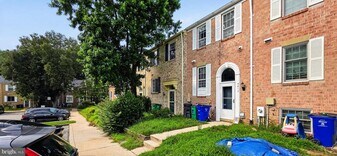 9814 Rainleaf Ct in Columbia, MD - Building Photo